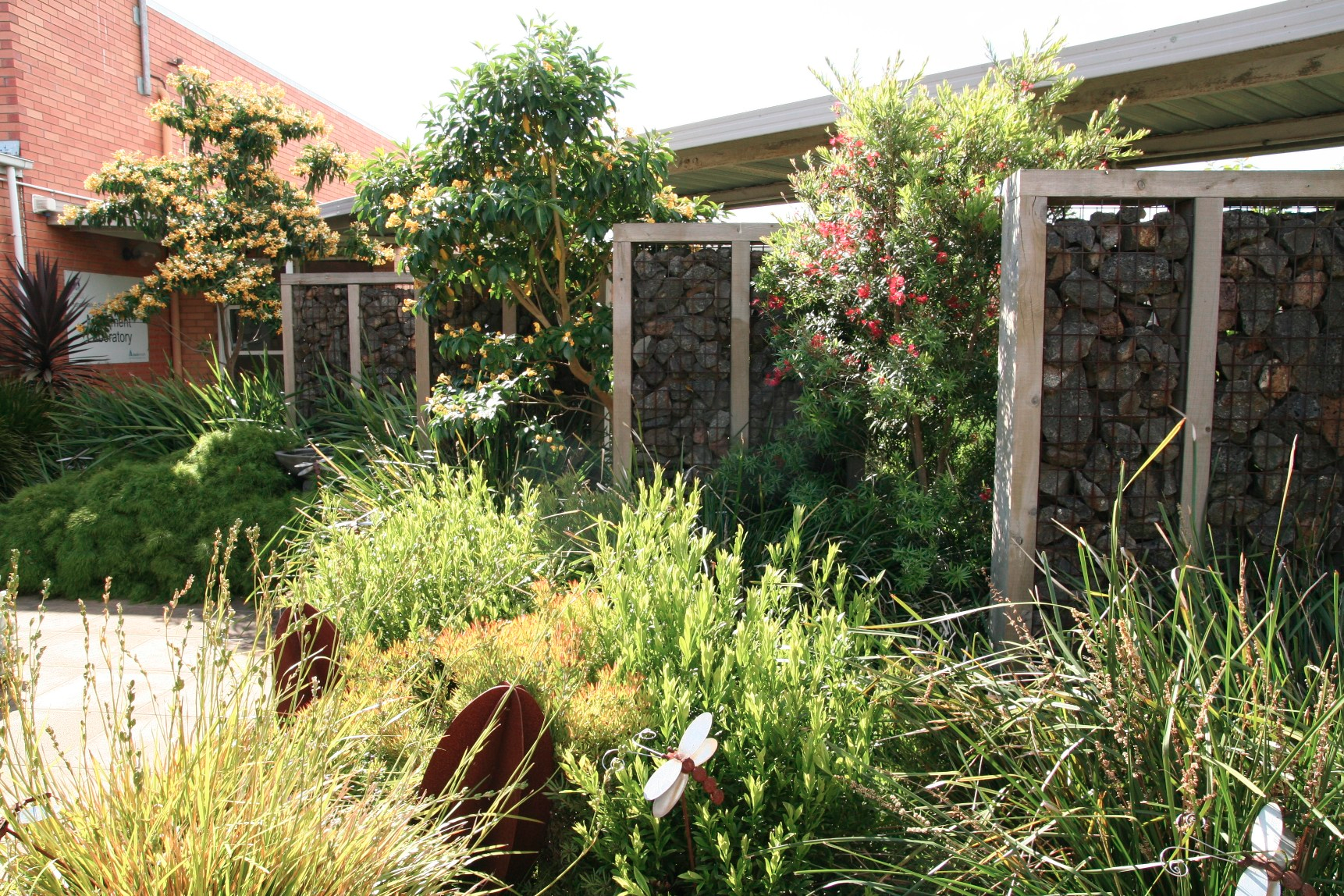 Metre Leaf Fence Barrier Garden Divider Decoration Screening Leaves