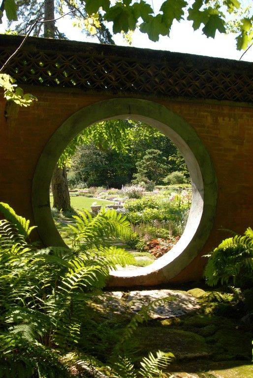 Awesome Moon Gate Garden Design Ideas