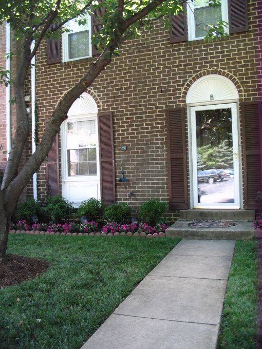 Beautiful Colored Small Front Yard Landscaping Ideas