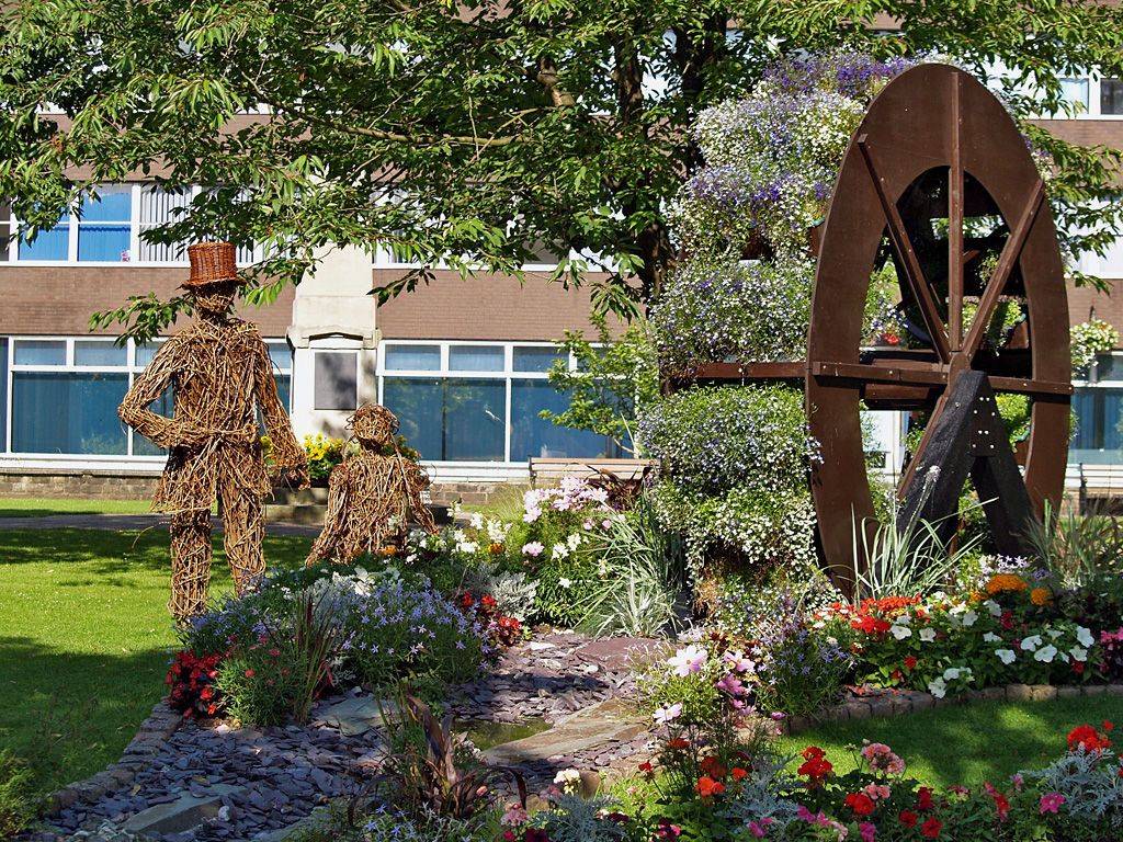 Gardening Shed Seasonal Jigsaw Puzzles