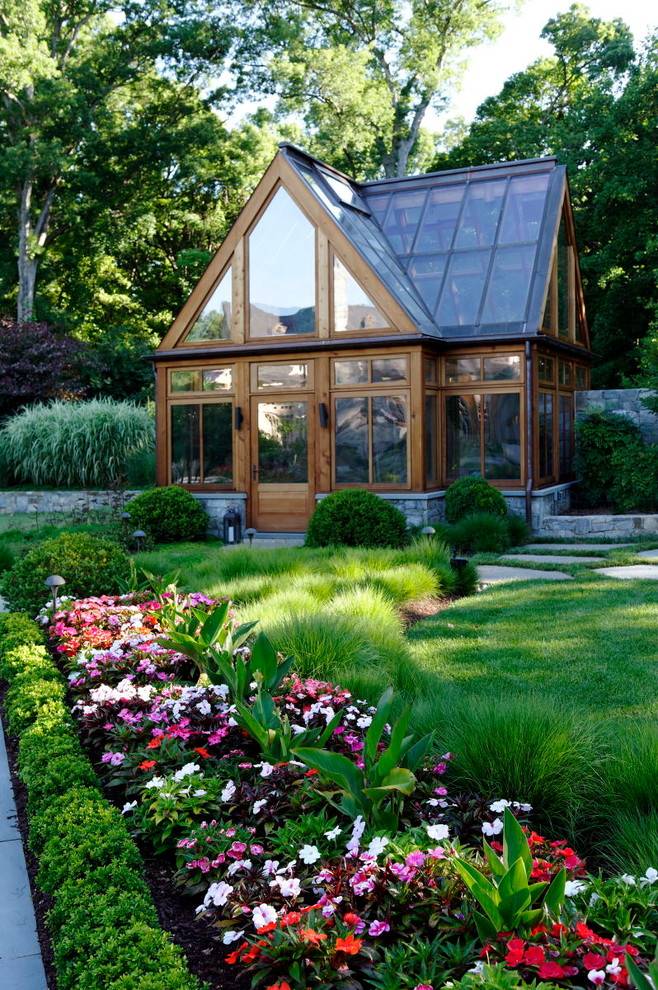 Beautiful Green And White Garden Ideas