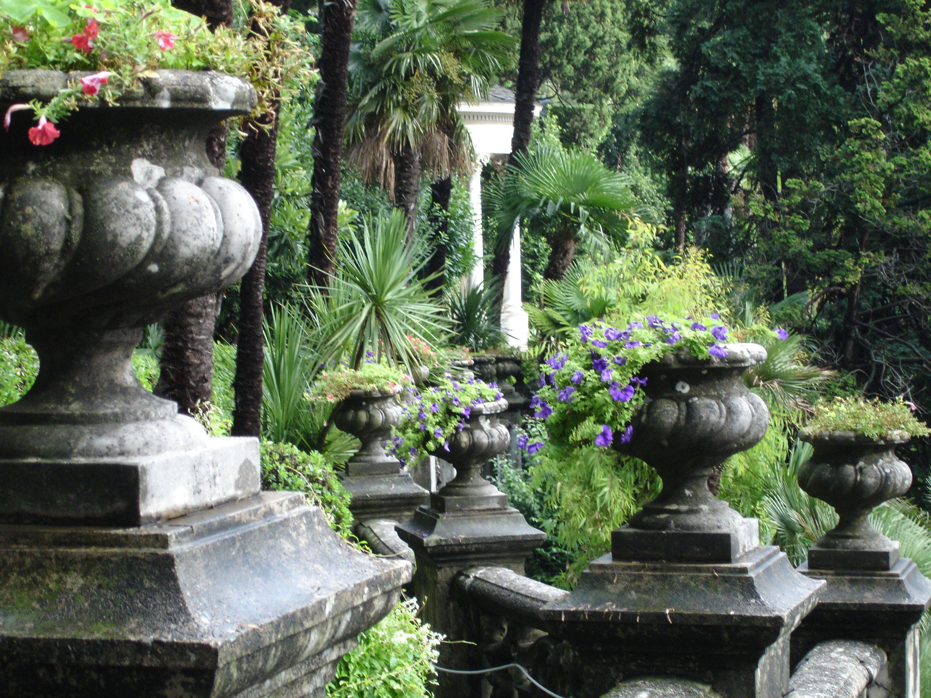 Lake Como Beautiful Gardens