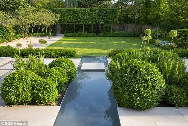 Small Garden Design Fake Grass Low Mainteance Contempoary Design Sleek