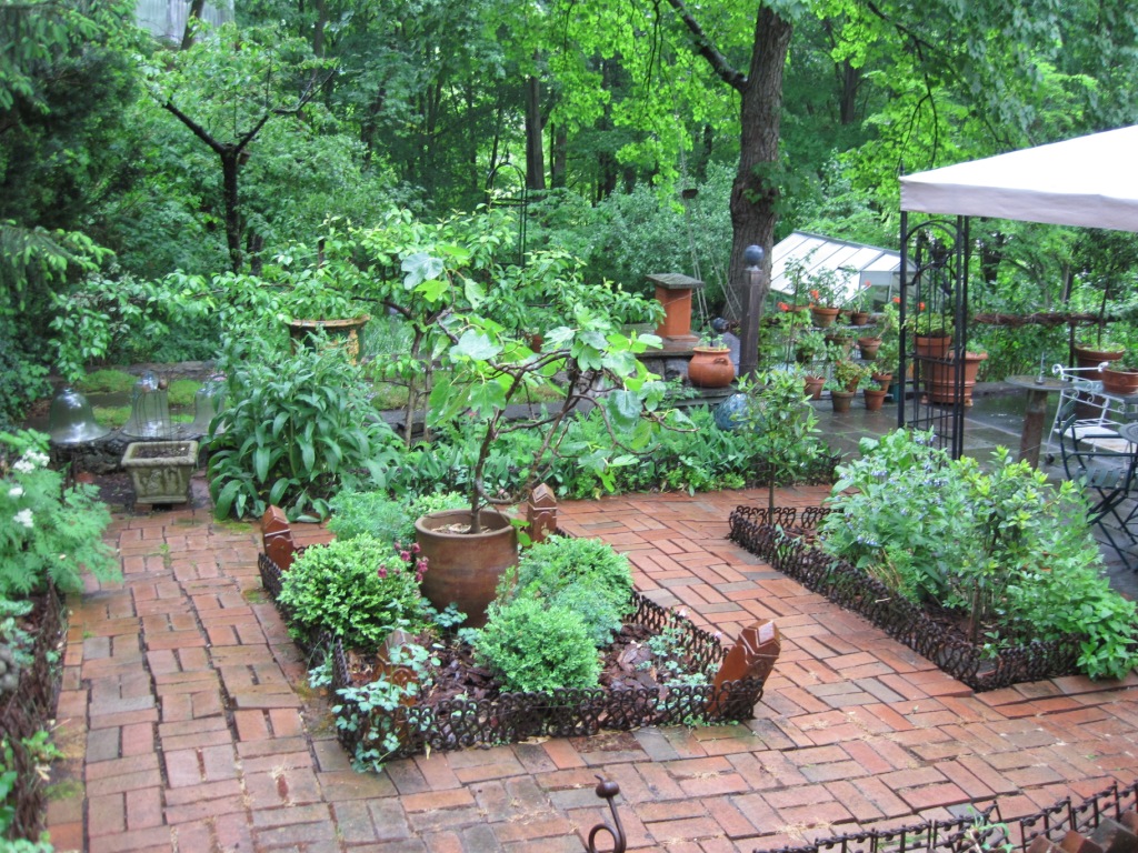 An Herb Garden Homesteadorg Herbs