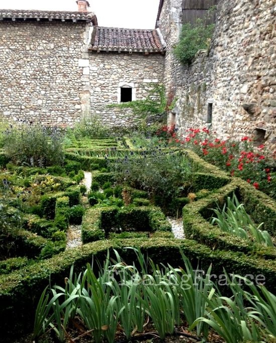 The Renaissance French Formal