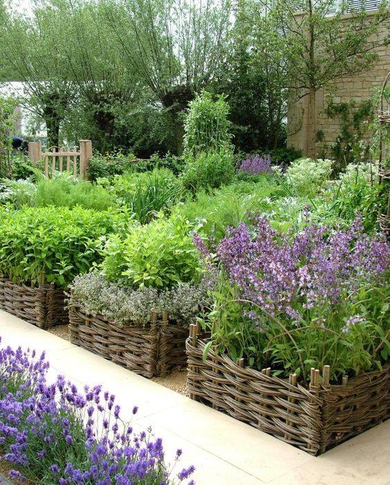 Fascinating Easytodo And Unique Diy Raised Garden Bed Ideas