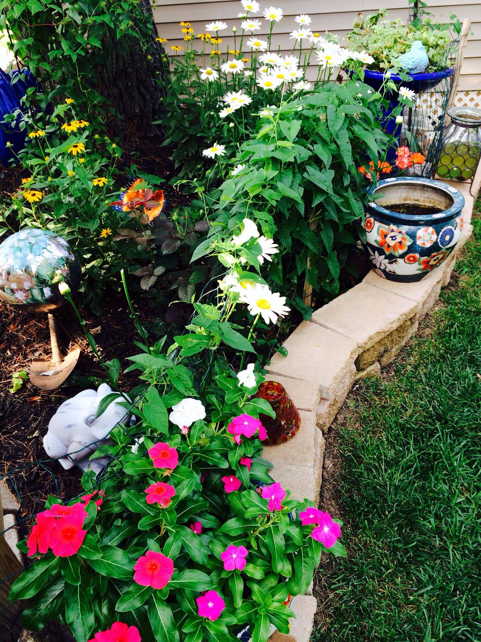 Beautiful Small Cottage Flowers Garden