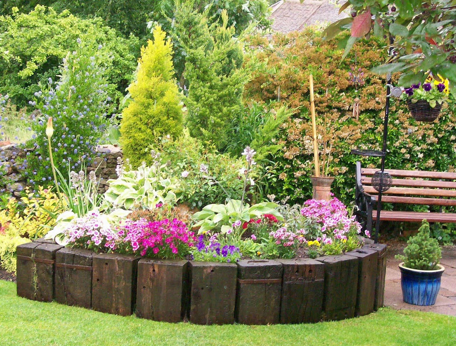 Eyecatching Raised Flower Bed Ideas