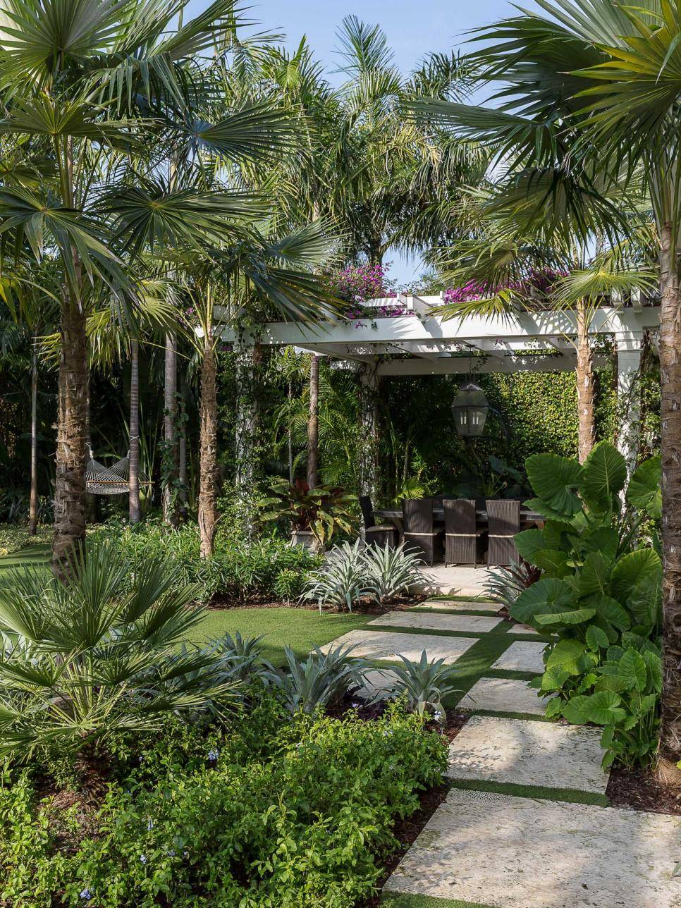 Tropical Oasis Backyard Garden Decoration