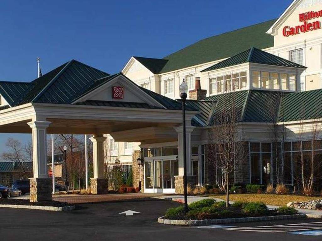 The Hilton Garden Inn Hamilton Nj Personalized Wedding Ideas We Love