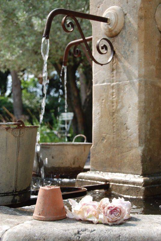 Outdoor Water Spout Ideas