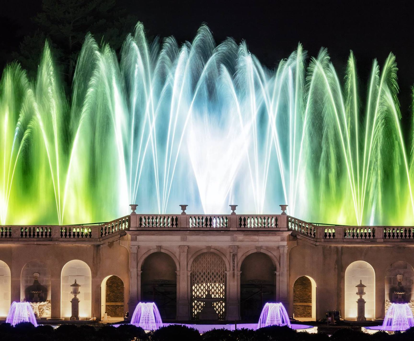 Stunningdisplayindoorswithhumidifyingwaterlongwoodgardens