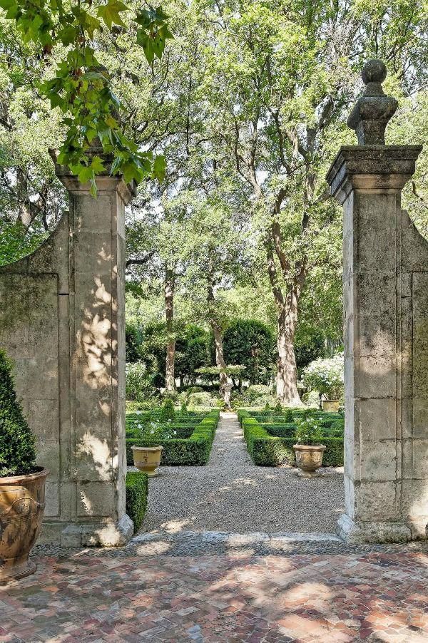 Villa Garden Design Ideas