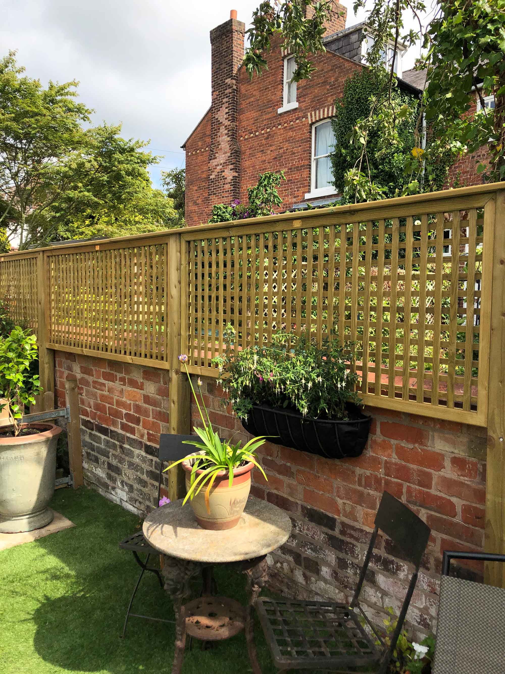 Outdoor Eucalyptus Configurable Privacy Screen Trellises