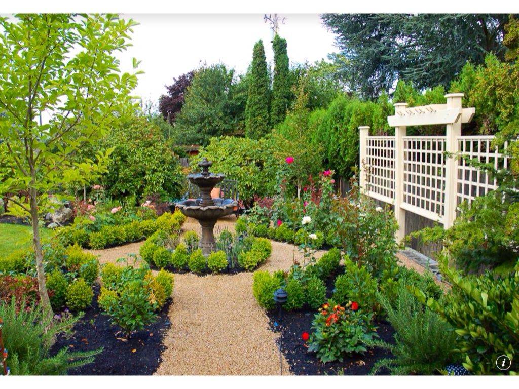 Amazing Formal English Garden Designs
