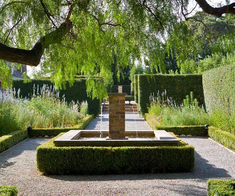 Courtyard Gardens Design