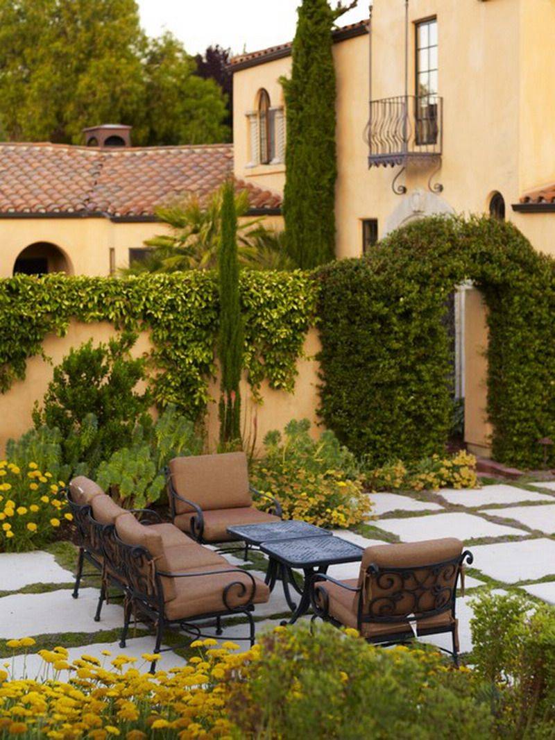 Meditteranean Courtyard Tuscan Garden Design