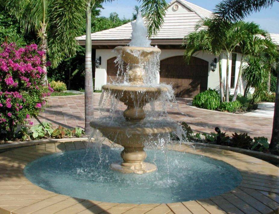 Colorful Fountain Valley Native Front Yard Mditerranen Jardin