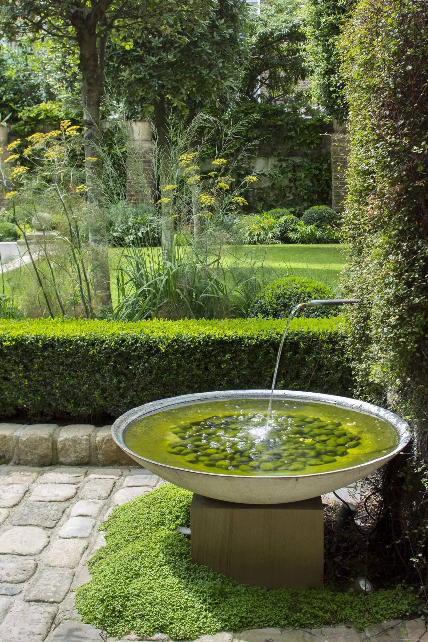 Best Collections Of Garden Water Fountain Design Bookmark