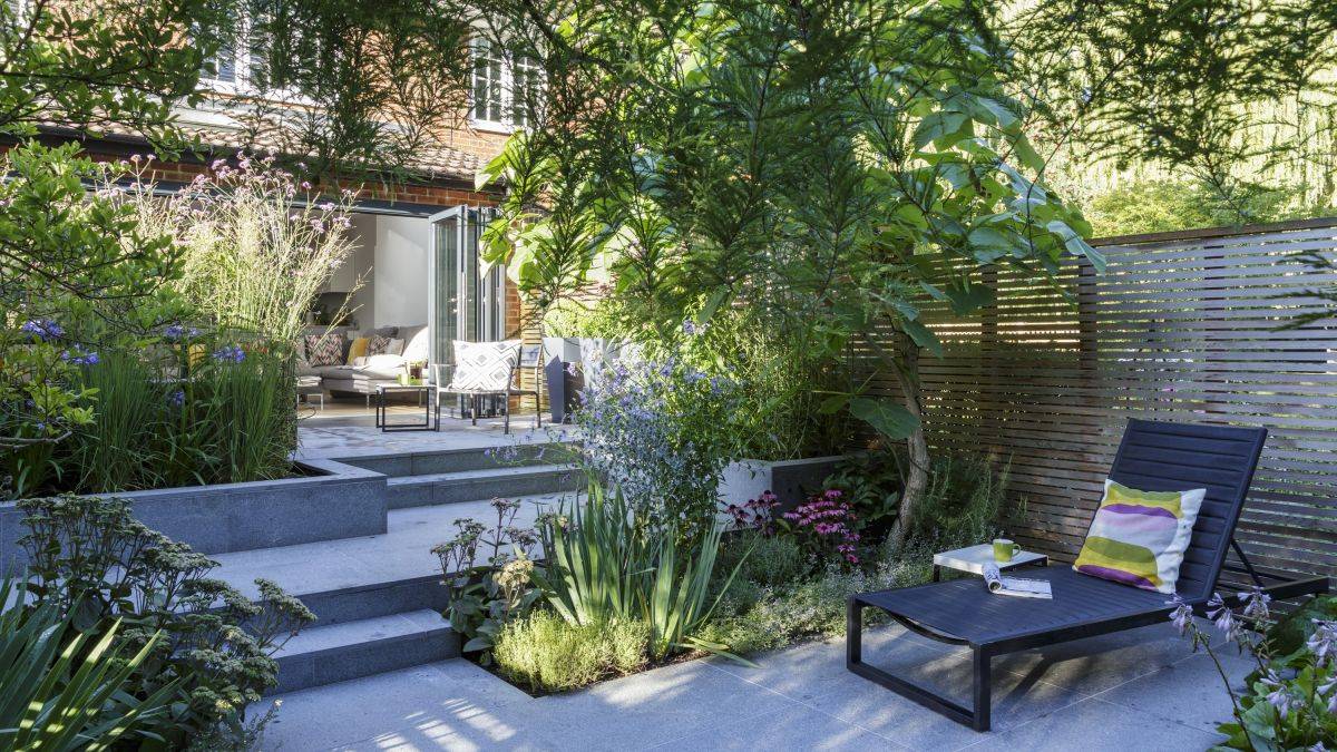 Garden Design Portfolio Leaf And Acre Sloped Garden Garden Design