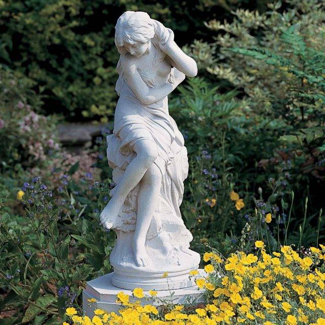 Venus Stone Garden Statue