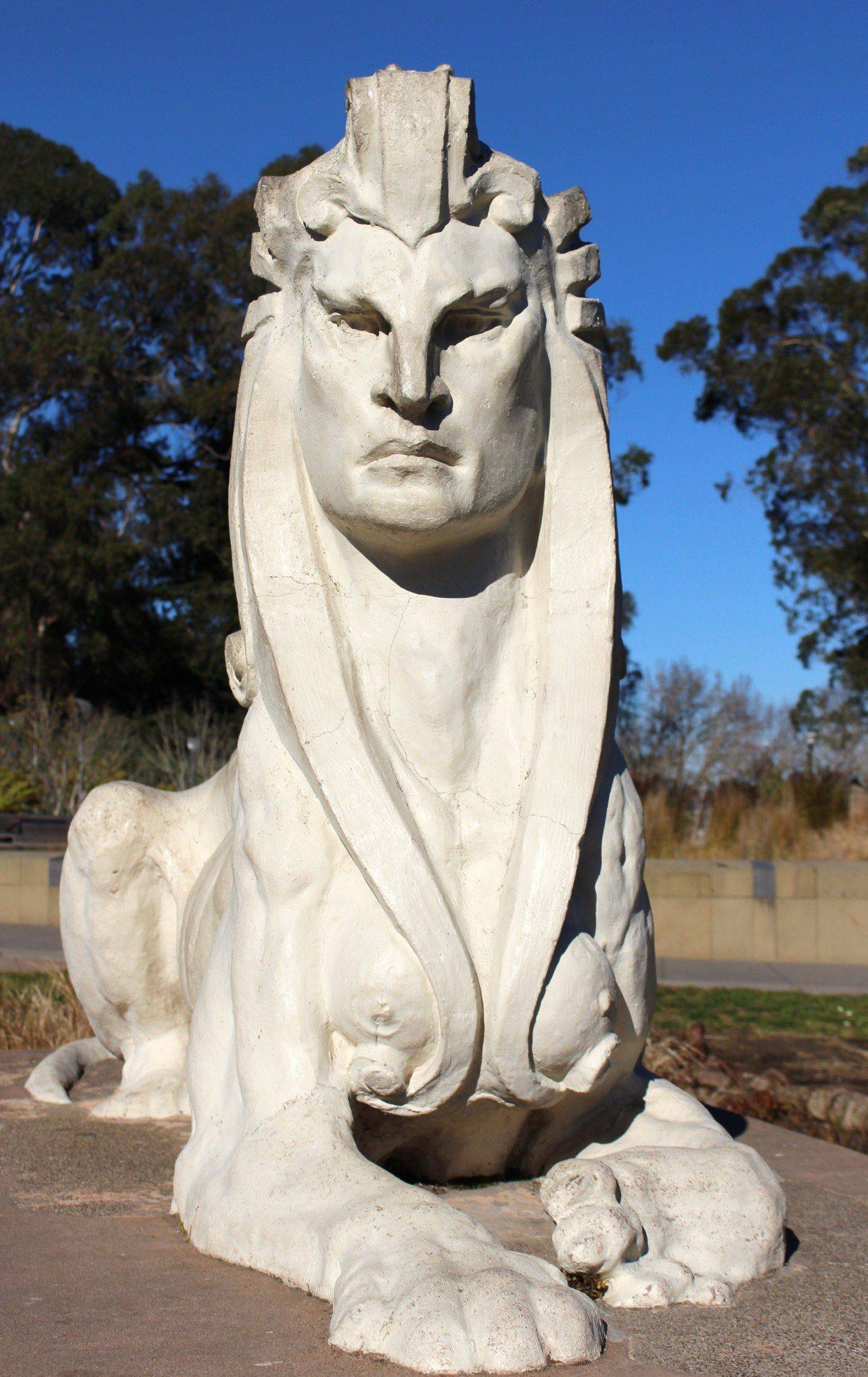 Brckenwchter Sphinx