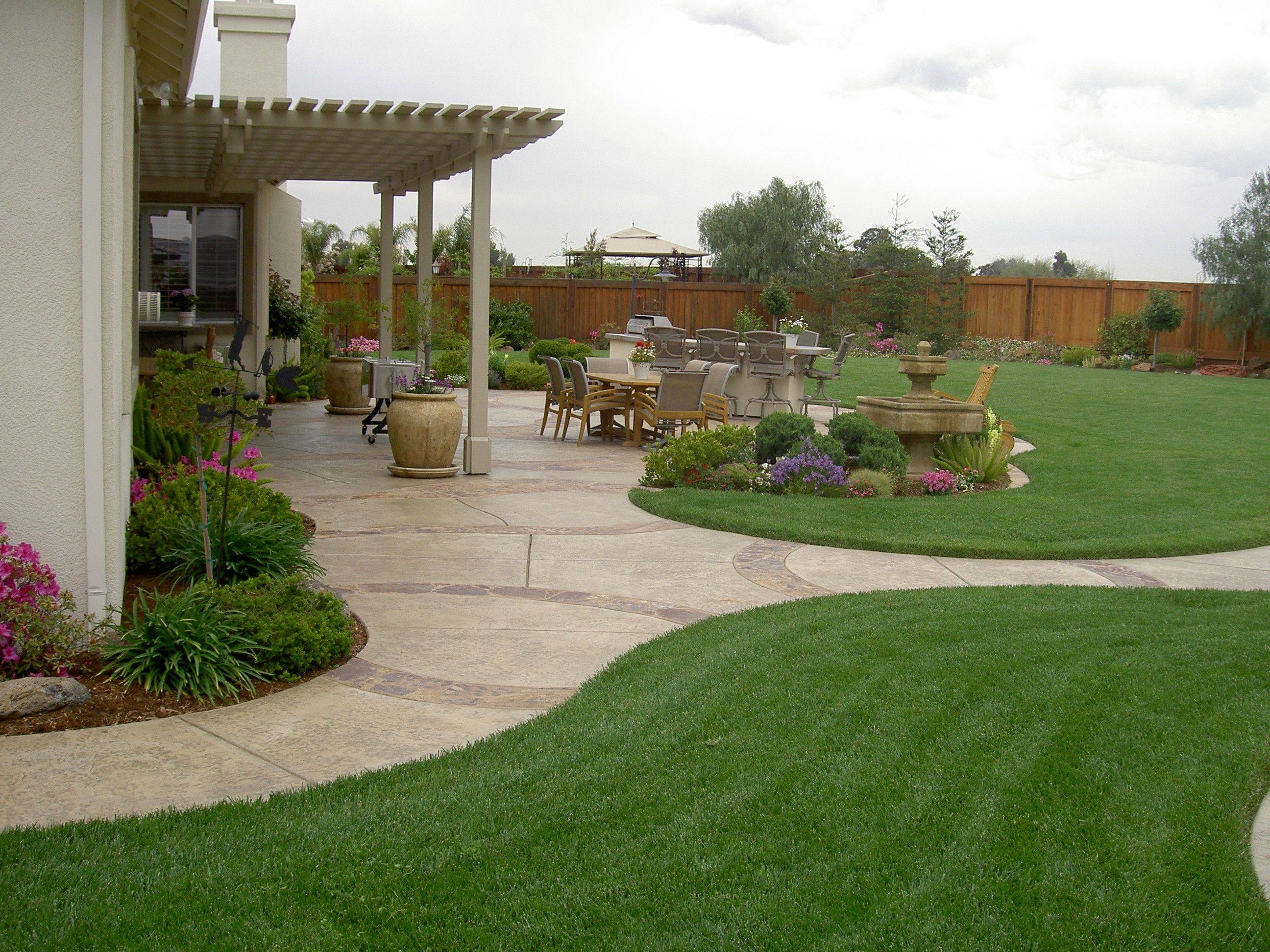 Cozy Simple Backyard Landscaping
