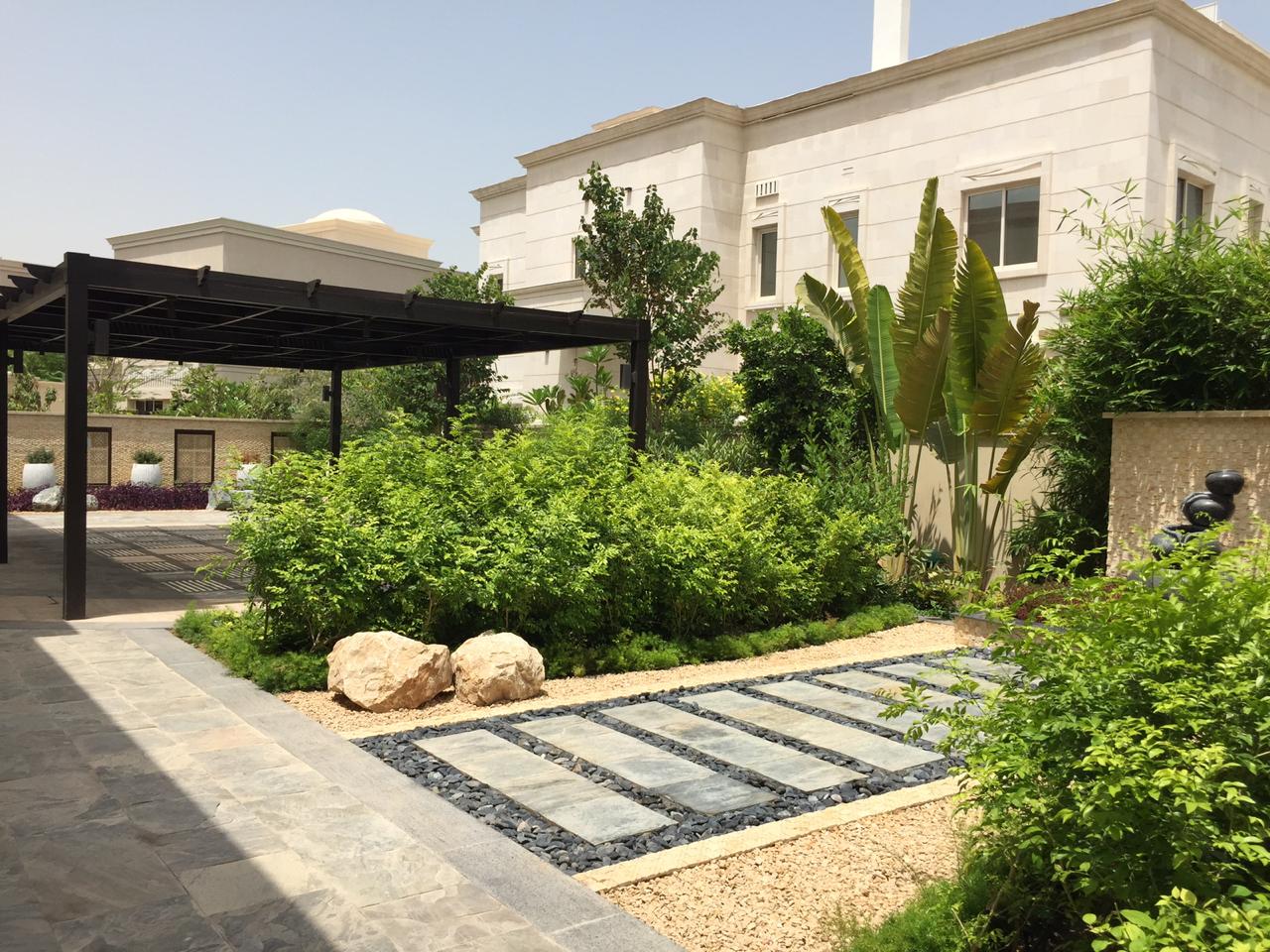 Villa Garden Design Ideas