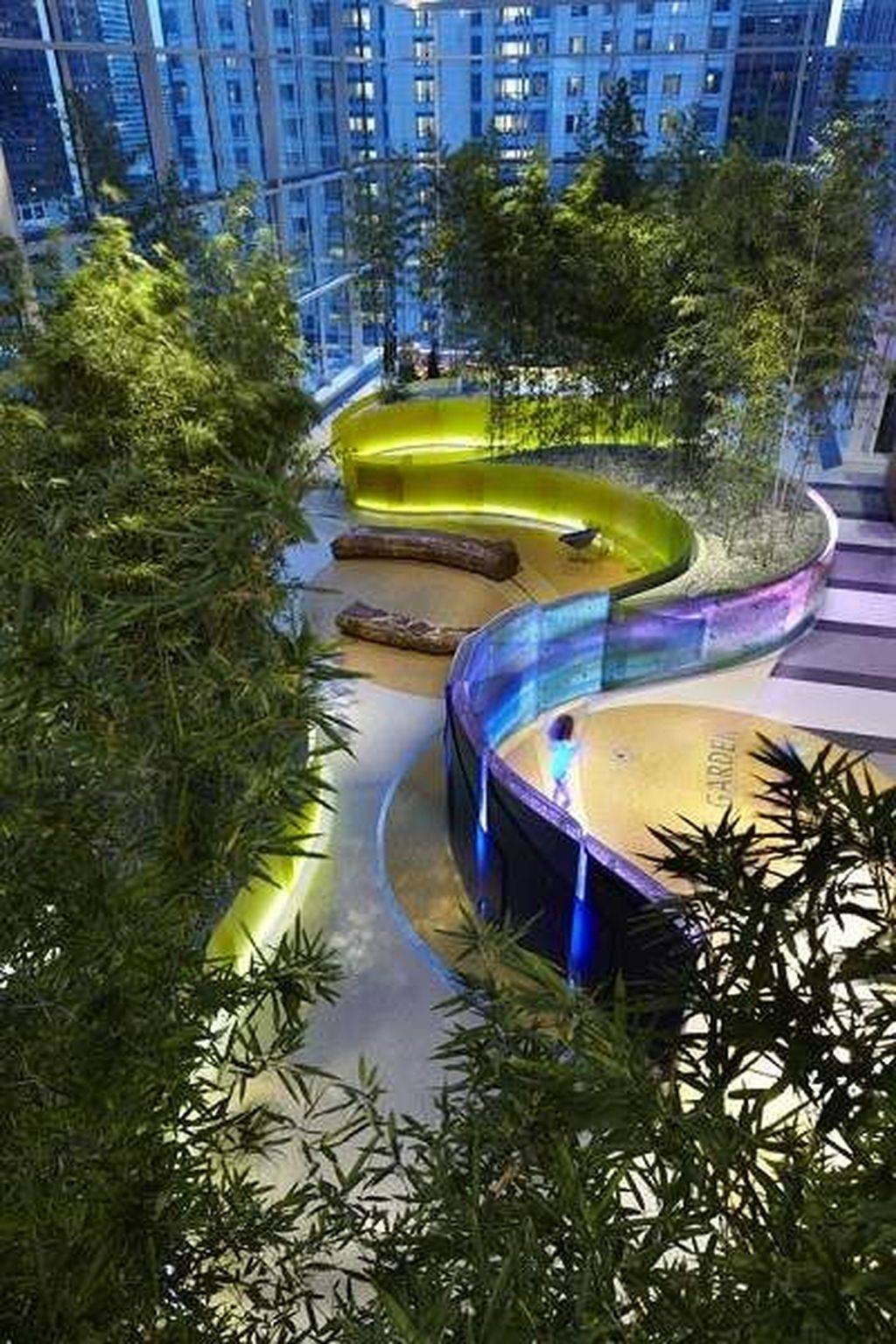 Attractive And Luxury Sky Garden House Architecture