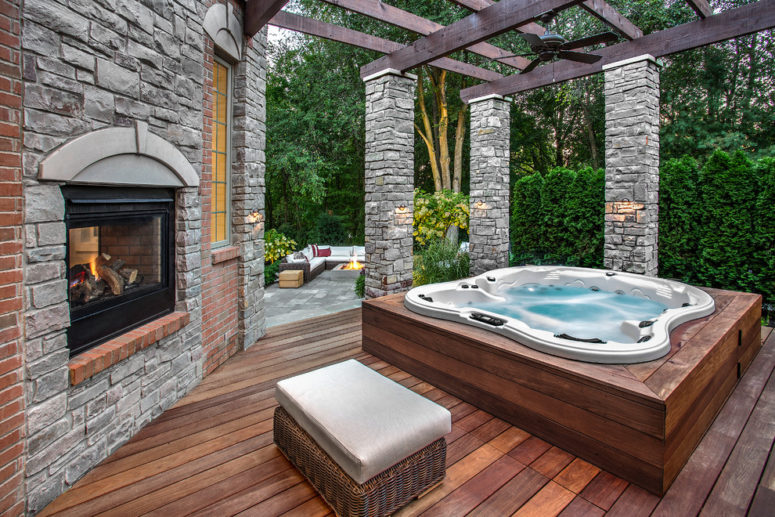 Stunning Garden Hot Tub Designs