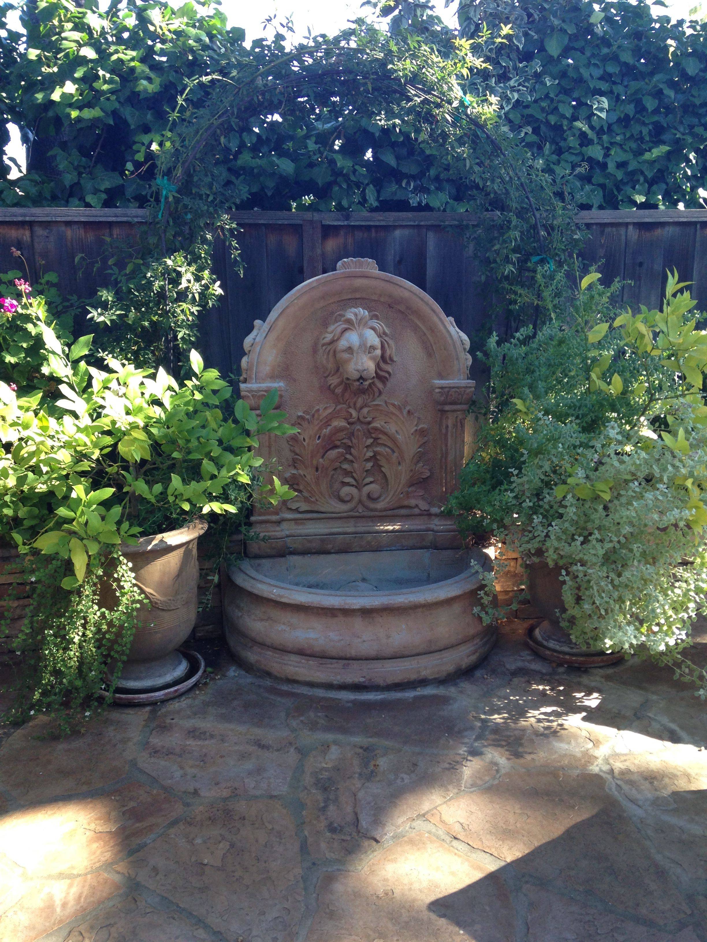 Classic Lion Head Wall Water Fountain Water Fountain