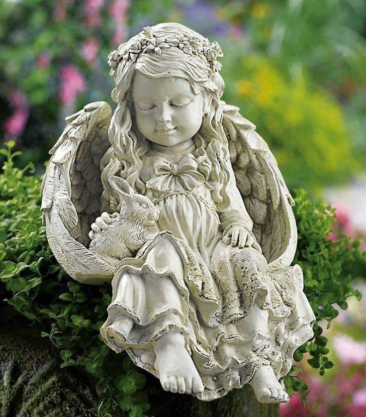 Skirt Statue