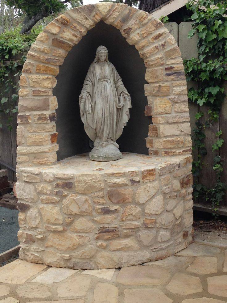 Campania International Atsumi Lantern Cast Stone Garden Statue Pietra