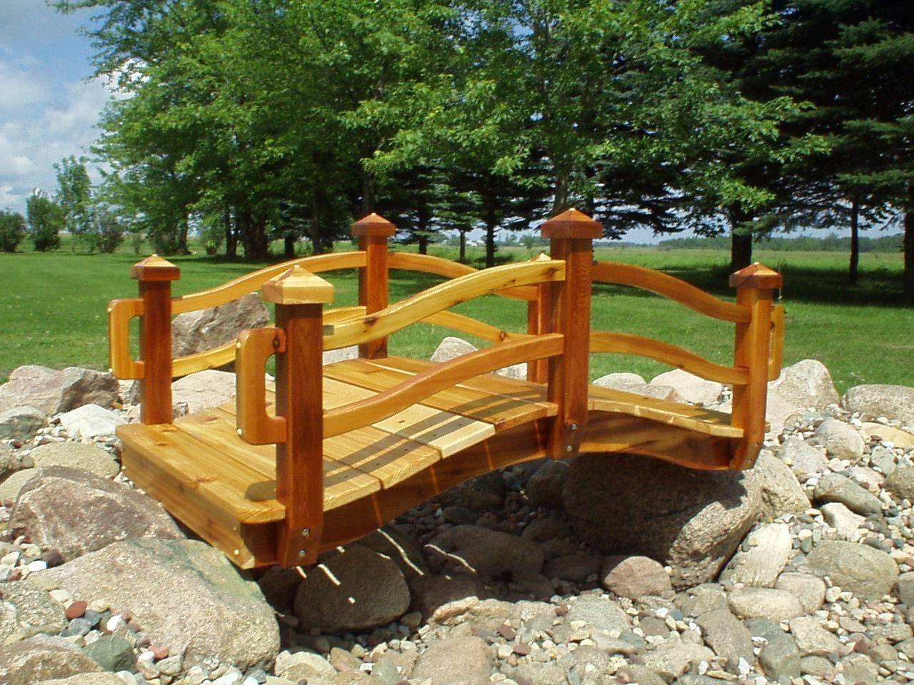 Wood Decoist Backyard Bridges