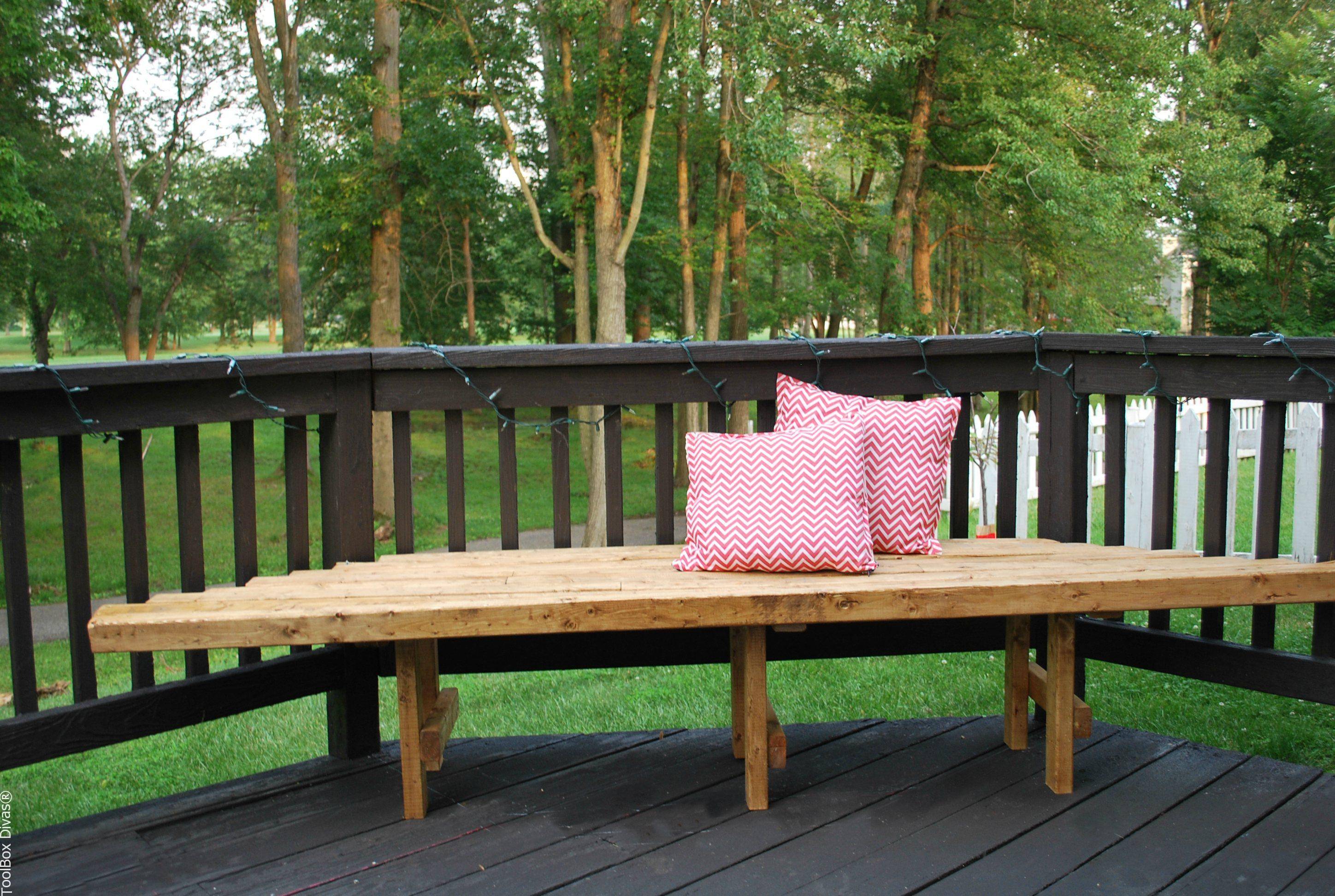 Outdoor Corner Bench Ideas