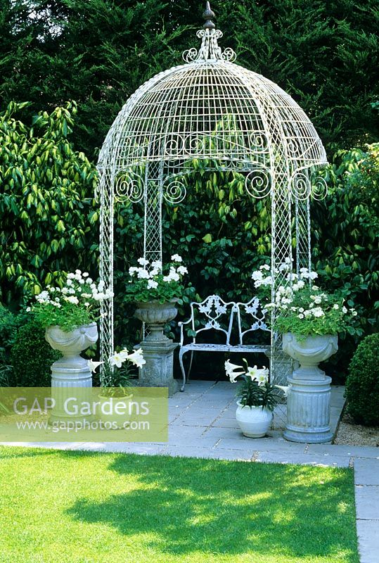Your Summery Garden Design