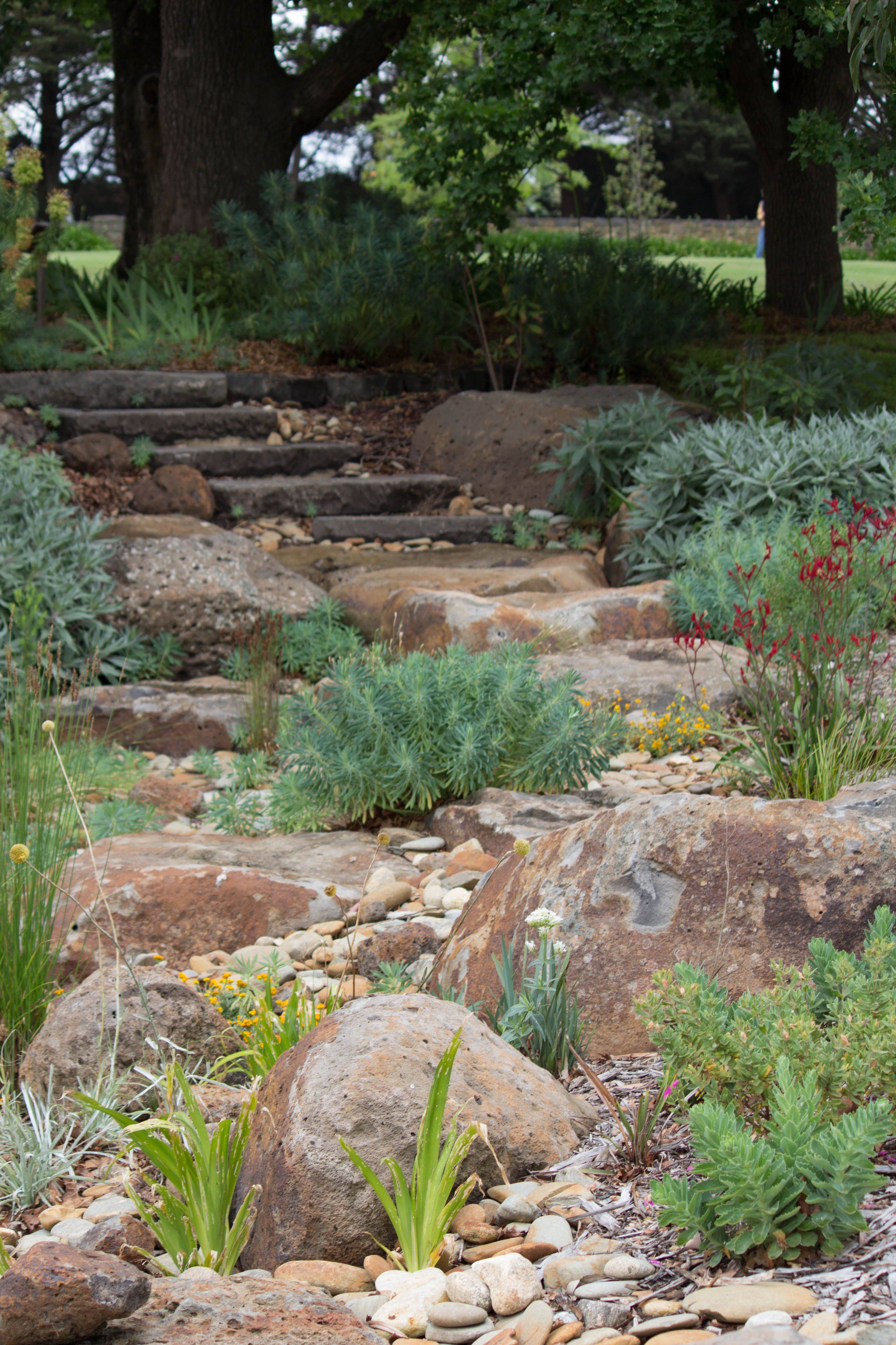 Awesome Dry River Bed Landscaping Design Ideas