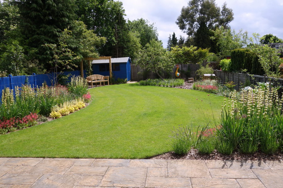 Beautiful Minimalist Backyard Landscaping Design Ideas