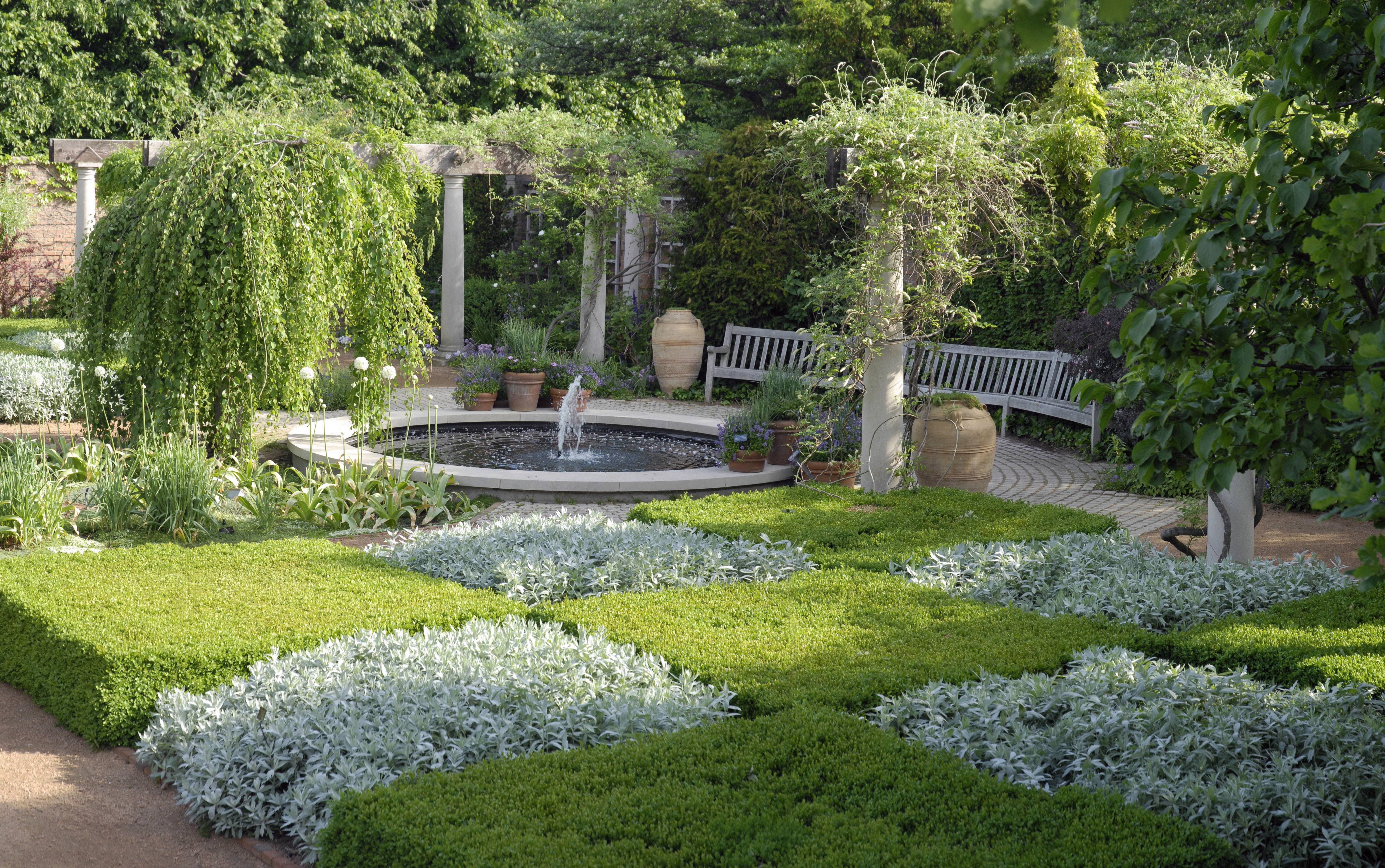 Gorgeous Gardens You Can Virtually Tour From Home In Famous