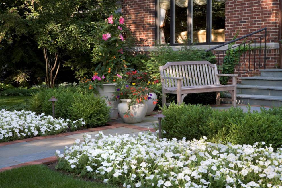 Beautiful Courtyards Traditional Landscape Chicago