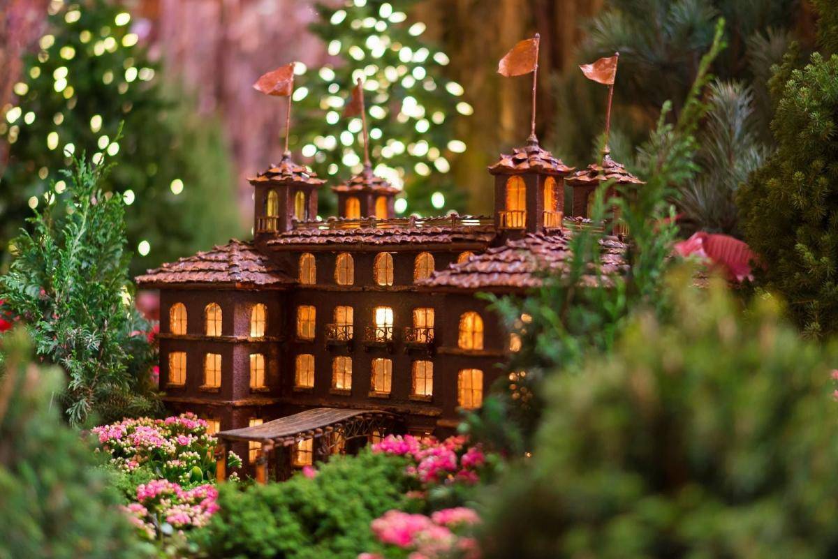 The Chicago Botanic Garden Christmas Lightscape Show