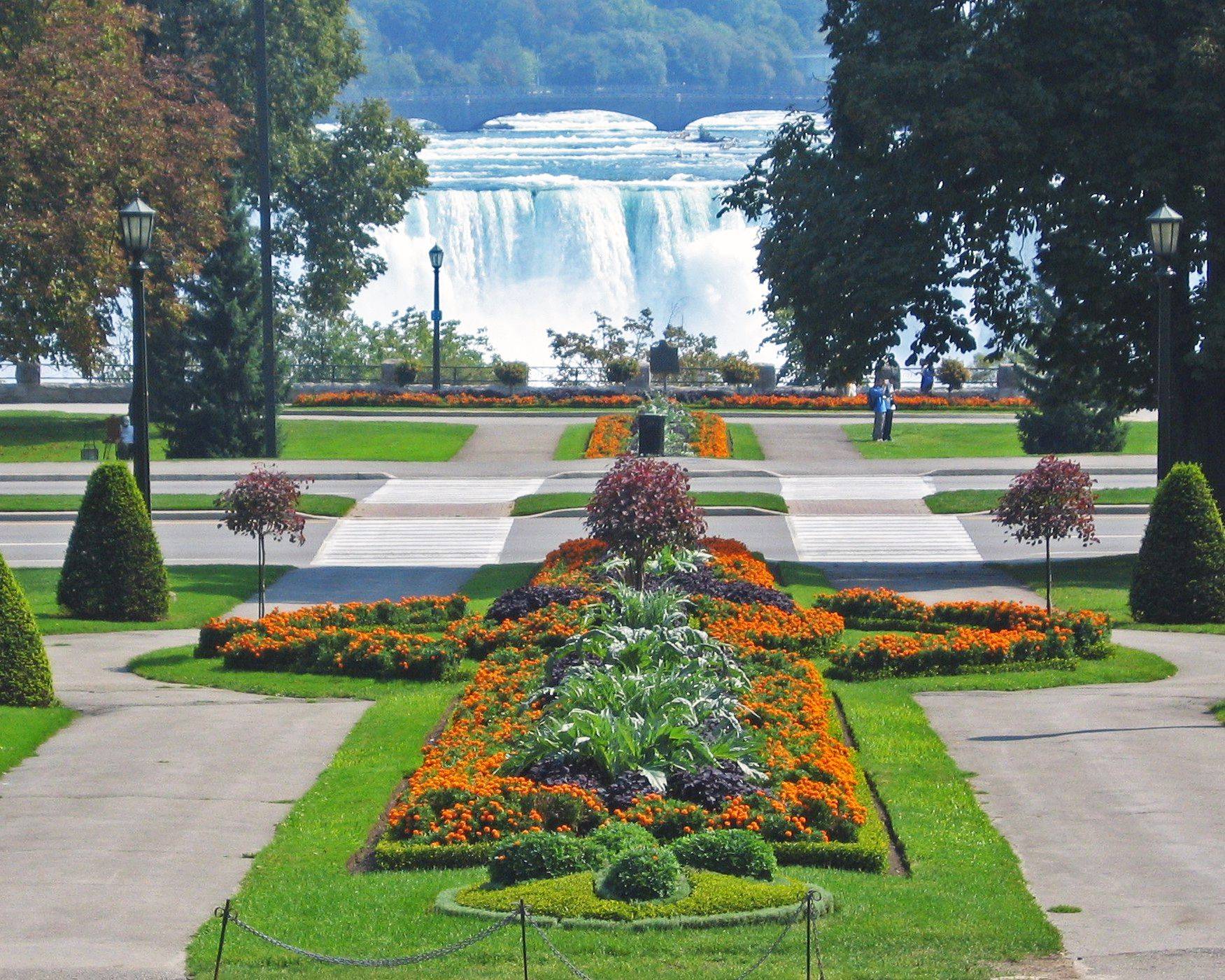 Toronto To Niagaraonthelake Botanical Gardens Tour Aug