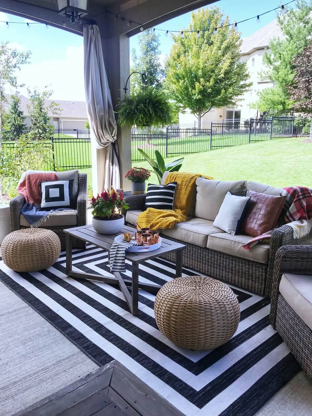 Best Outdoor Sitting Area Ideas