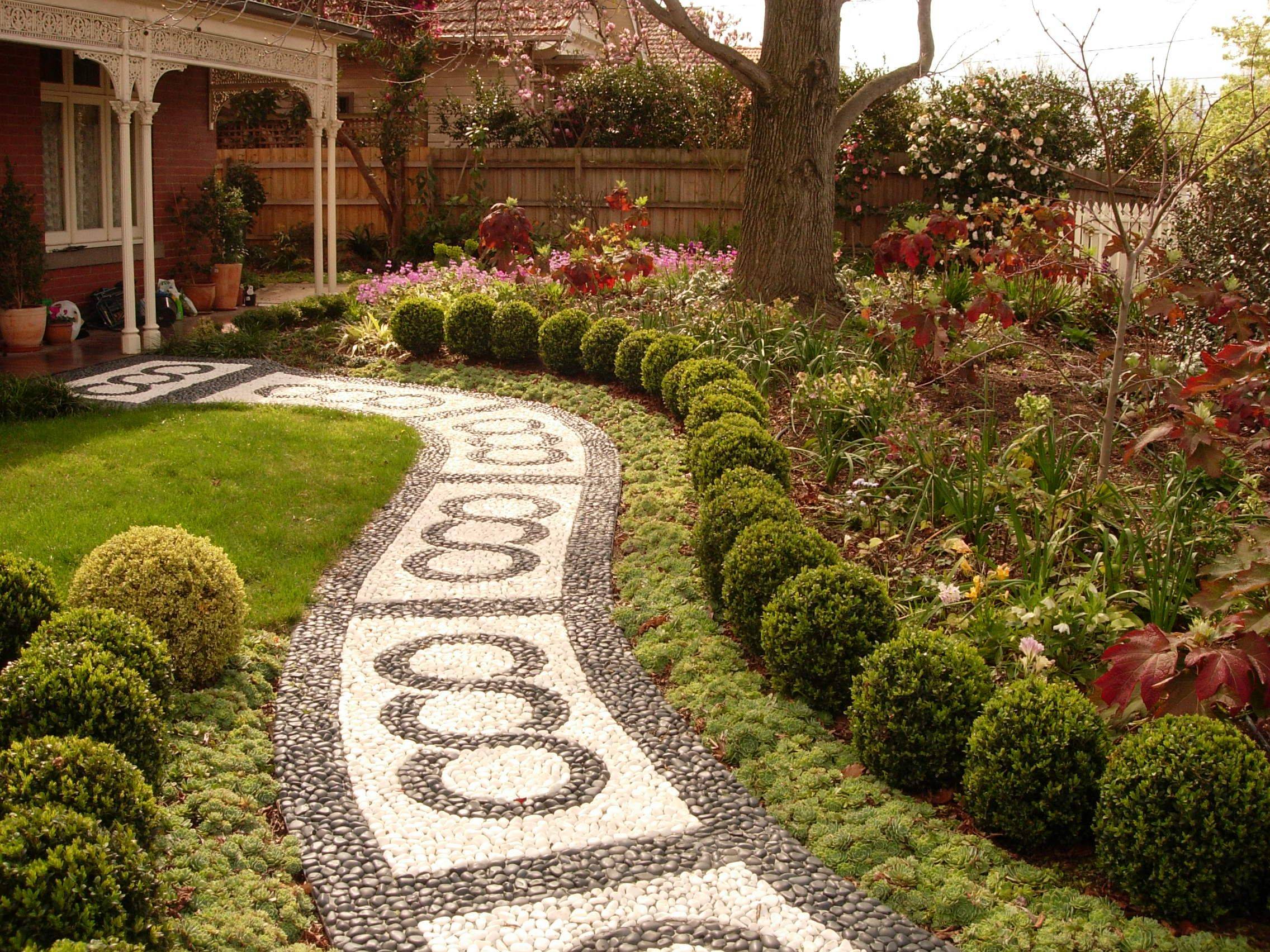 Small Front Garden Design