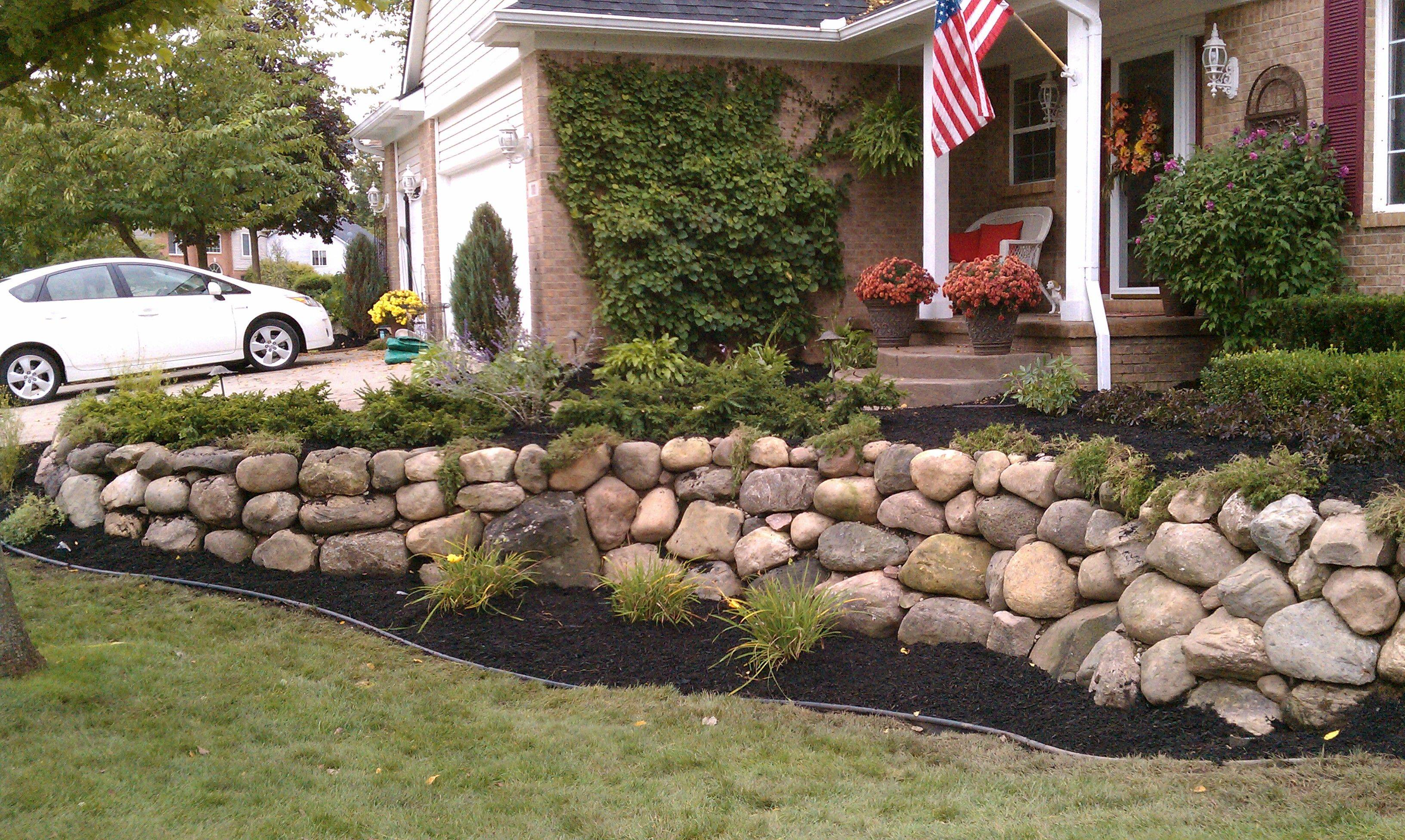 23 Front Yard Garden Wall Ideas To Consider | SharonSable