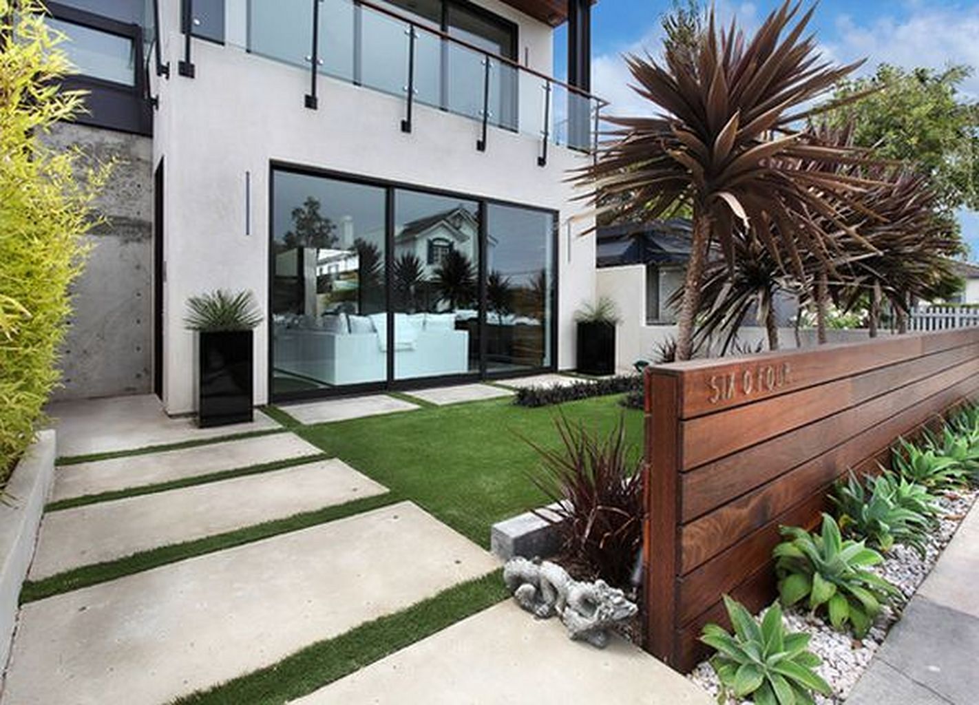 Exquisitemoderngardendesignwithbeautifullightingsendearing