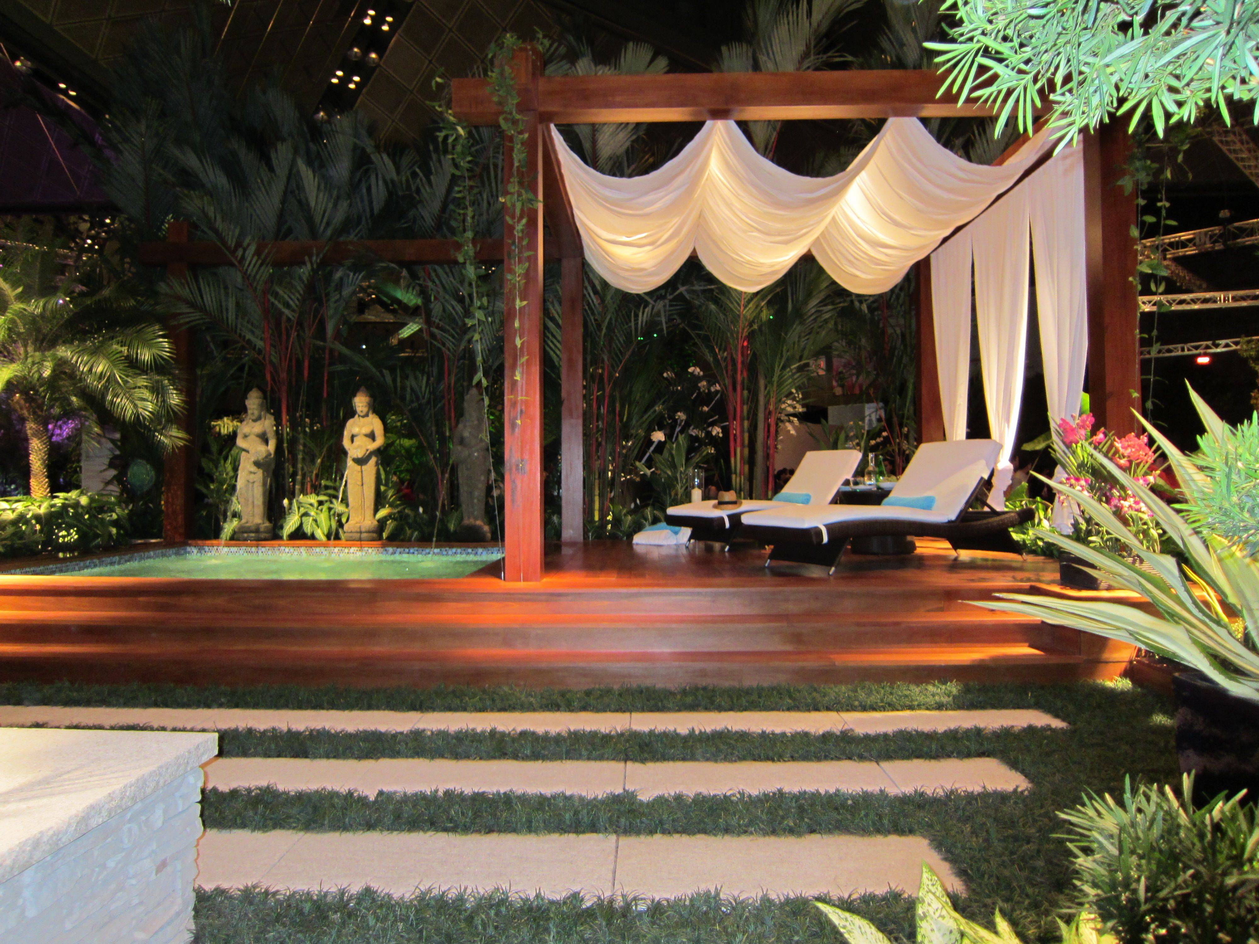 A Gorgeous Balinese Garden