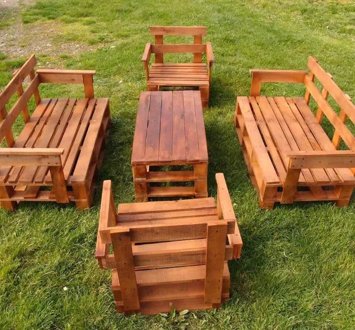 Amazing Outdoor Pallet Furniture
