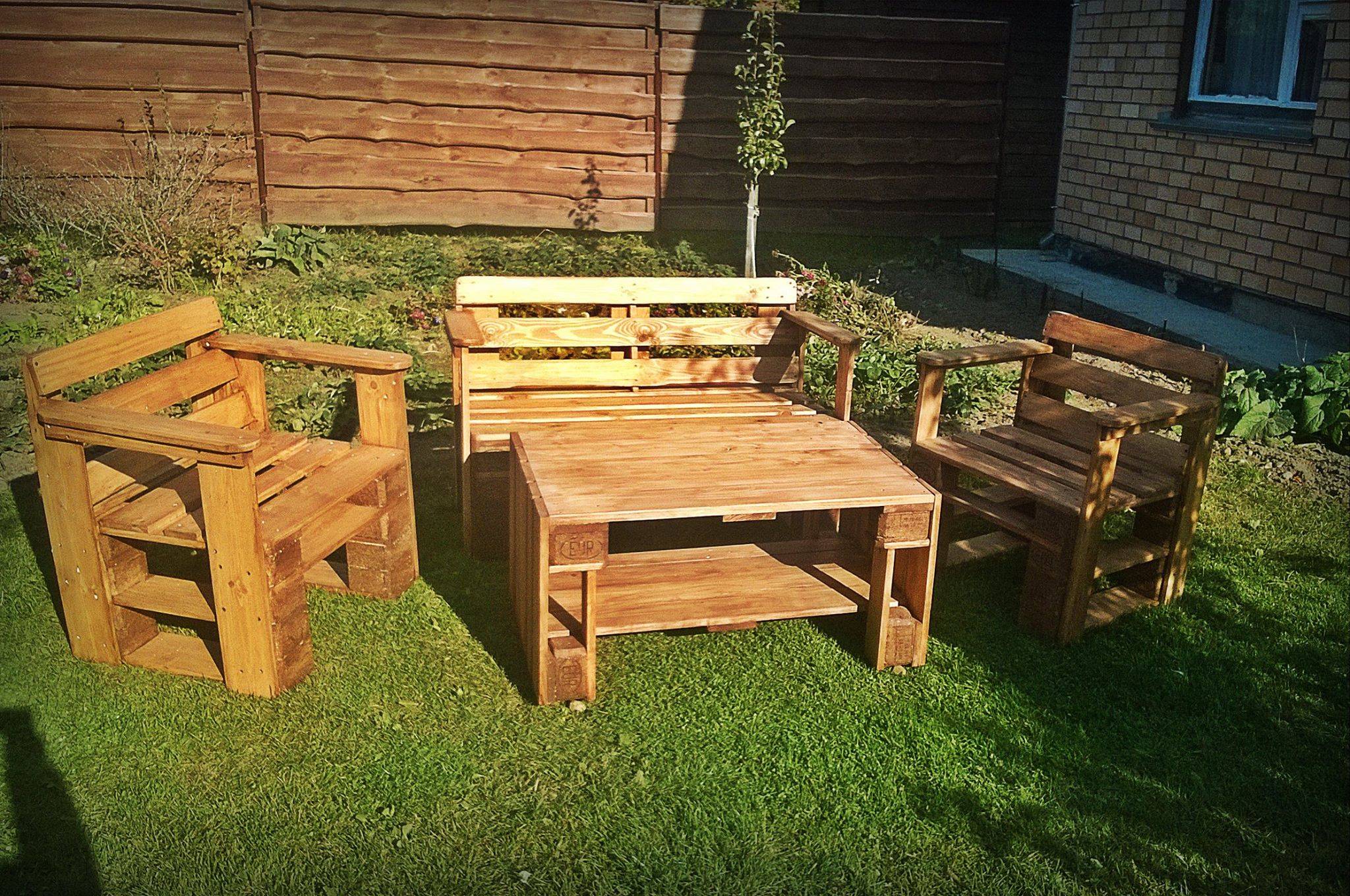 Second Life Wood Pallet Furniture