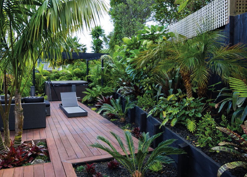 Flower Beds In Front Of House Decoratoo Tropical Garden Design